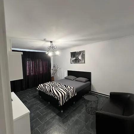 Apartament Milan * مانغاليا